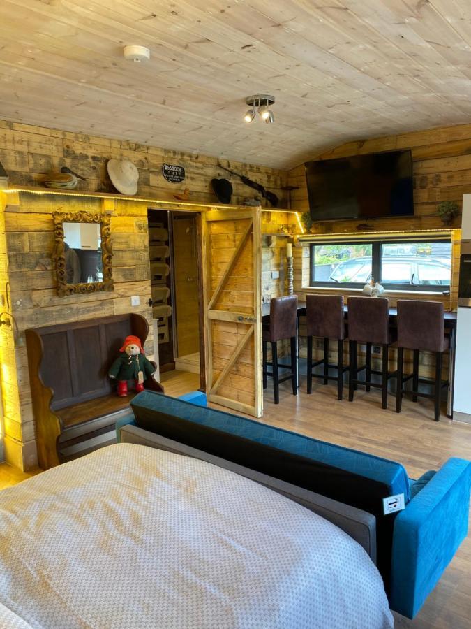 Willow Court Farm Studio East & Petting Farm, 8 Mins To Legoland & Windsor, 15 Mins To Lapland Uk Esterno foto